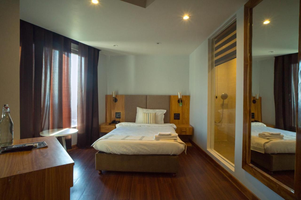 Emerald Hotel Aizawl Ngoại thất bức ảnh