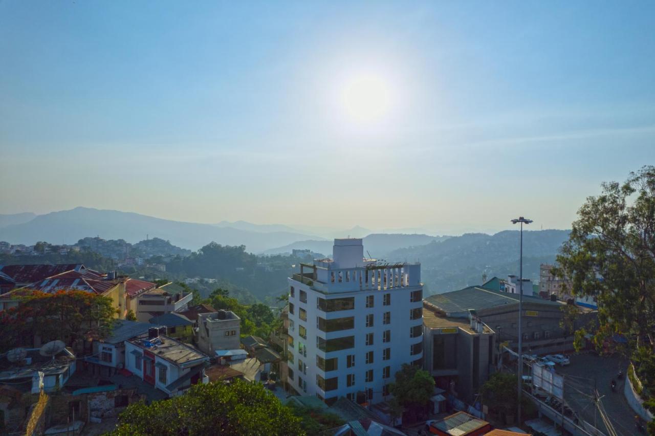 Emerald Hotel Aizawl Ngoại thất bức ảnh